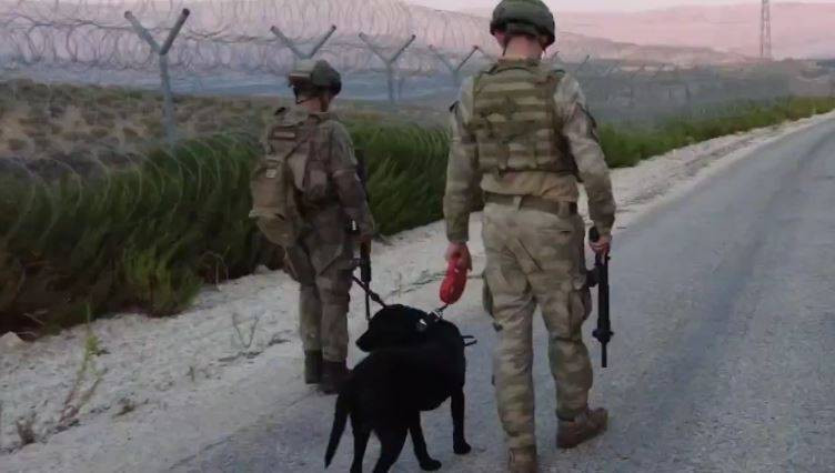 Sınırdan geçmeye çalışırken yakalandılar - Resim: 18